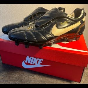 Nike Tiempo Ronaldinho 10r (football, soccer)